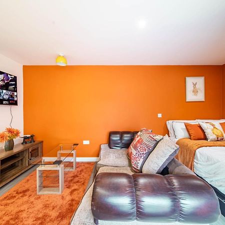 Corner Studio Apartment In Sheffield Exterior photo